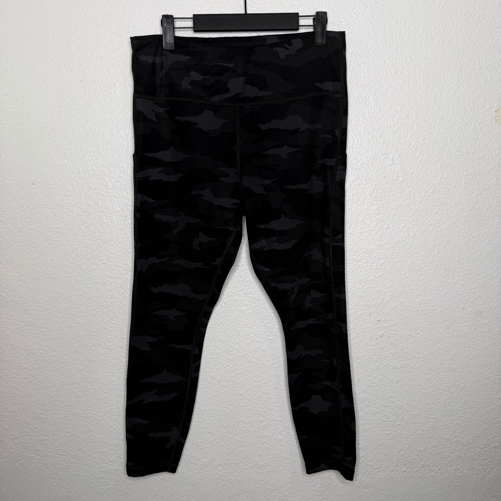 Athleta Ultimate Camo 7/8 Tight Black Grey Camouflage Leggings Pockets Size L